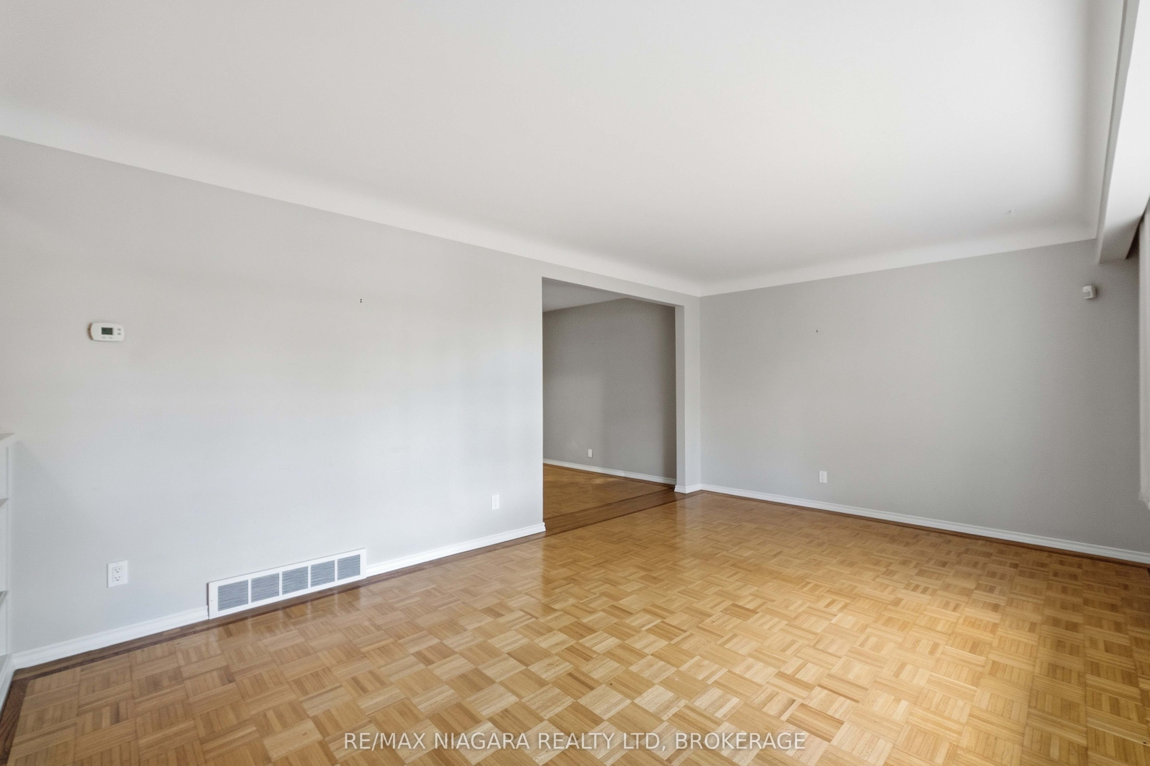 150 Woodside Drive, St. Catharines, ON L2T 1X2 photo 5