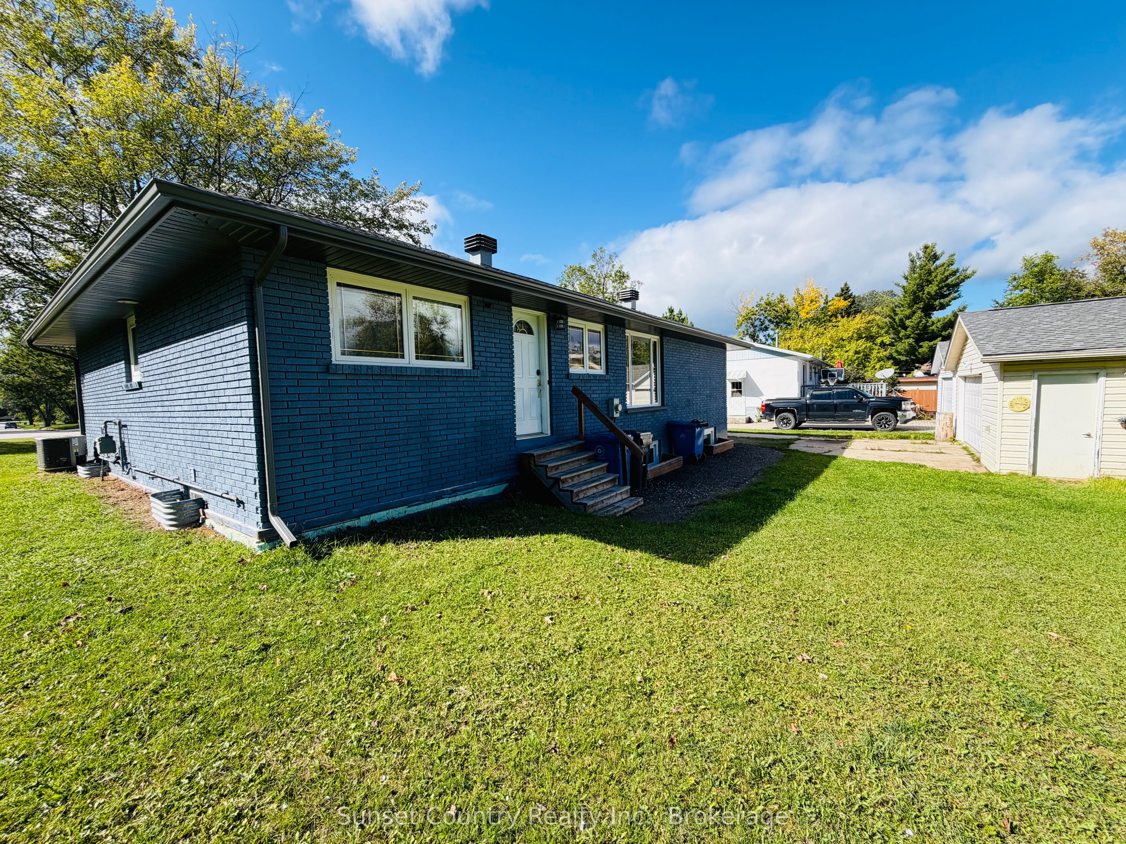 68 Dingwall Parkway, Dryden, ON P8N 1T4 photo 2