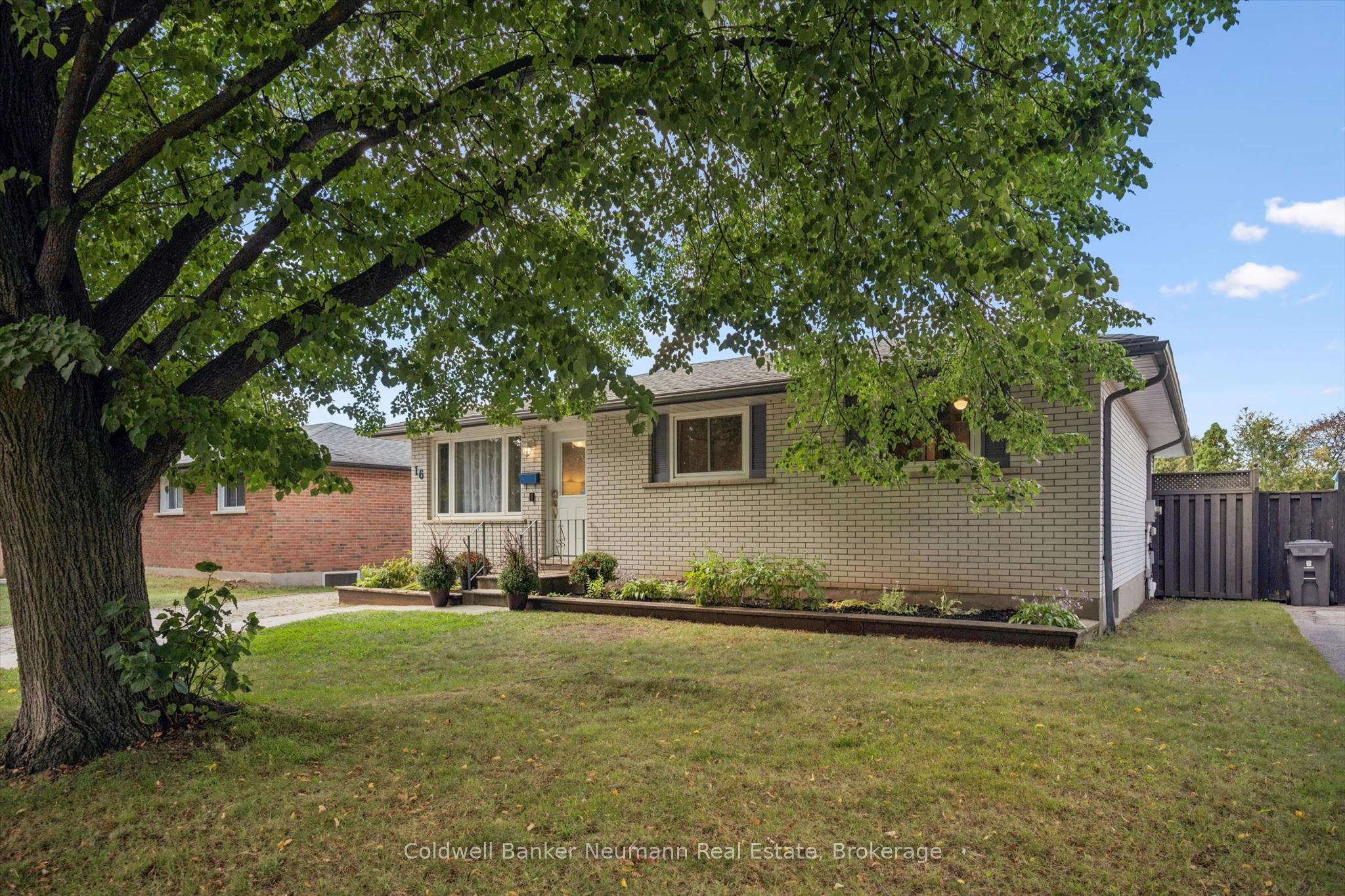 16 Argyle Drive, Guelph, ON N1G 2P2 photo 2