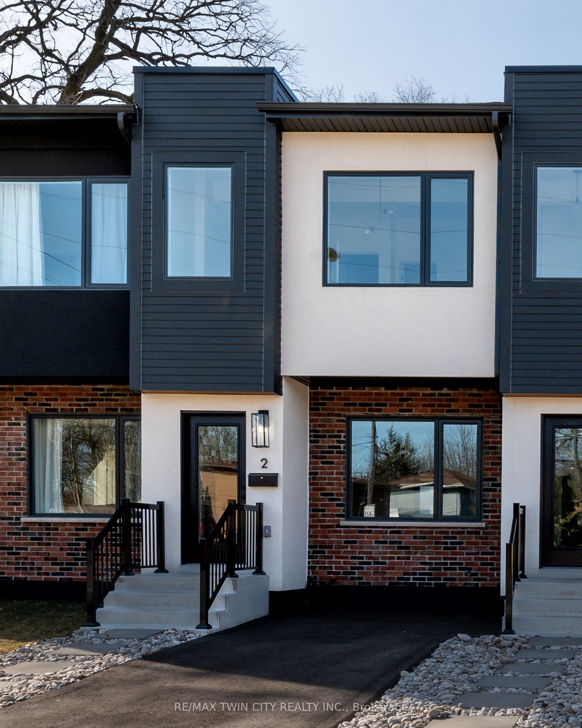 163 Grand River Avenue 2, Brantford, ON N3T 4X7 photo 3