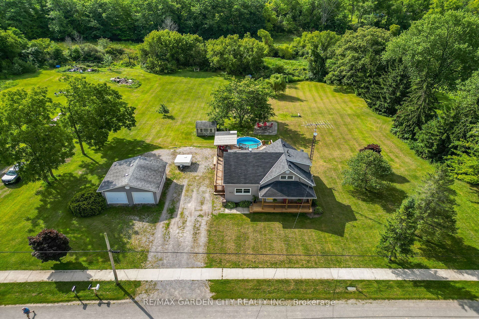 843 Lyons Creek Road, Welland, ON L3B 5N4