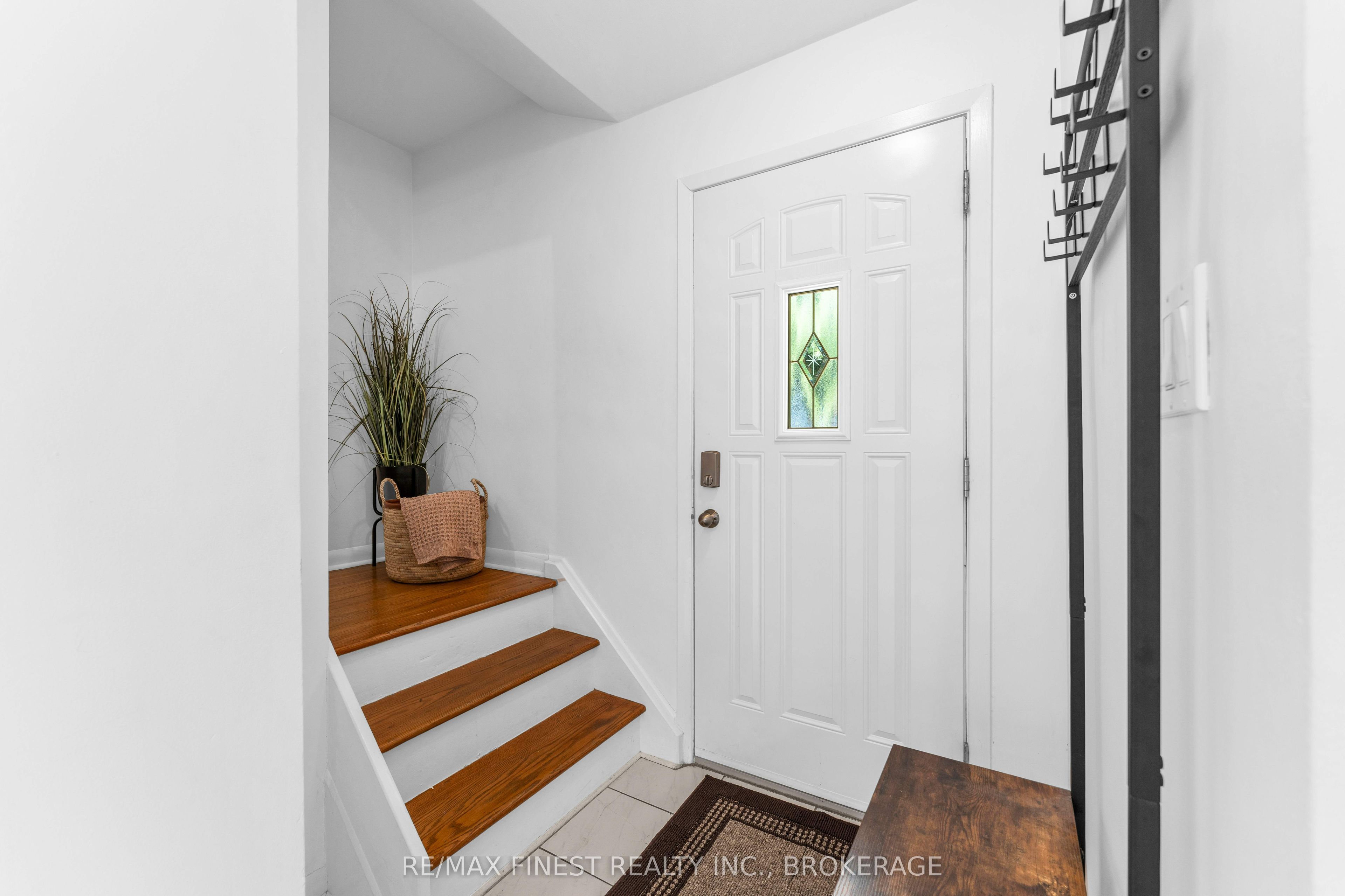 330 Meadowcrest Road, Kingston, ON K7M 3S3 photo 4