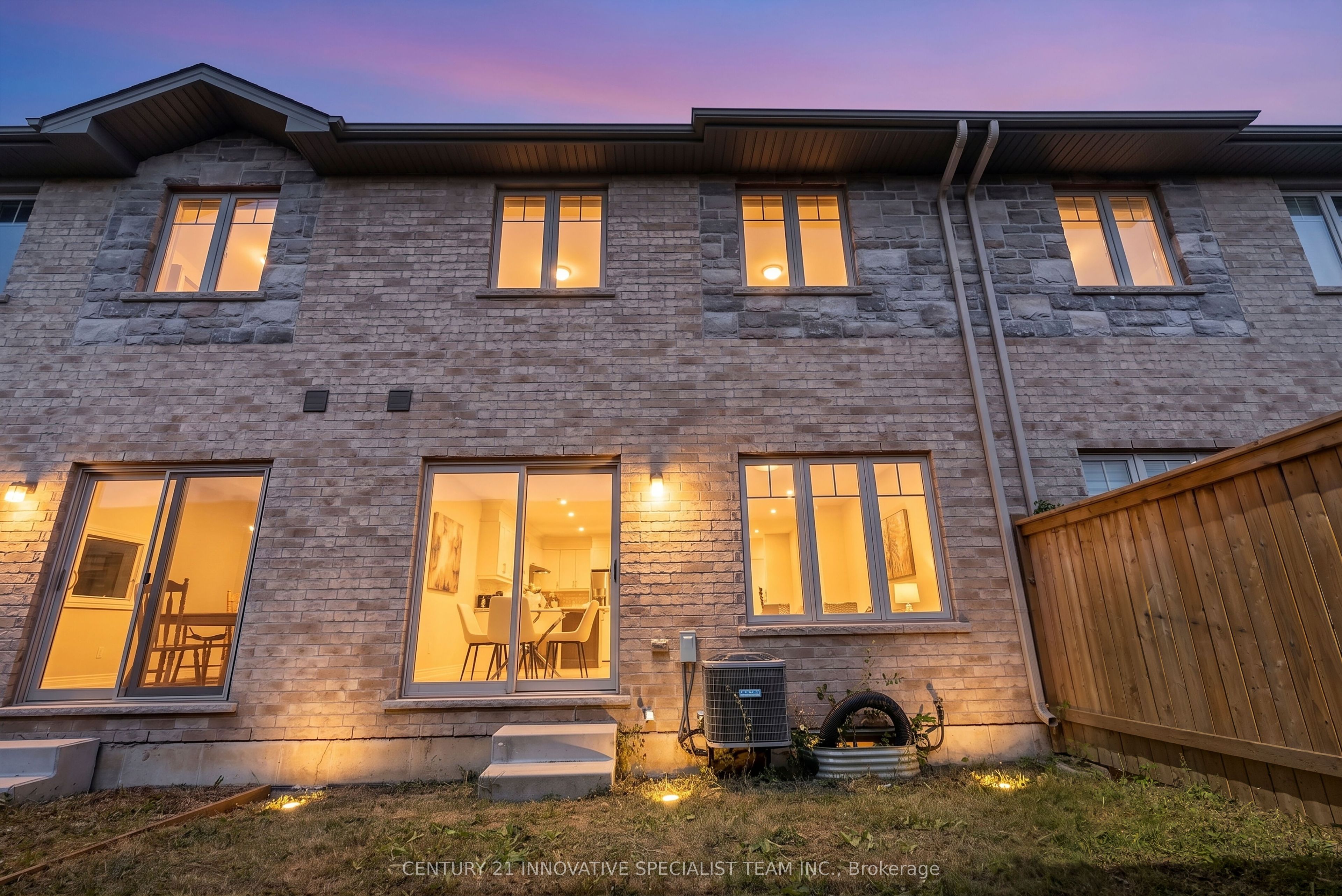 98 Shoreview Place 2, Hamilton, ON L8E 0J4 photo 2