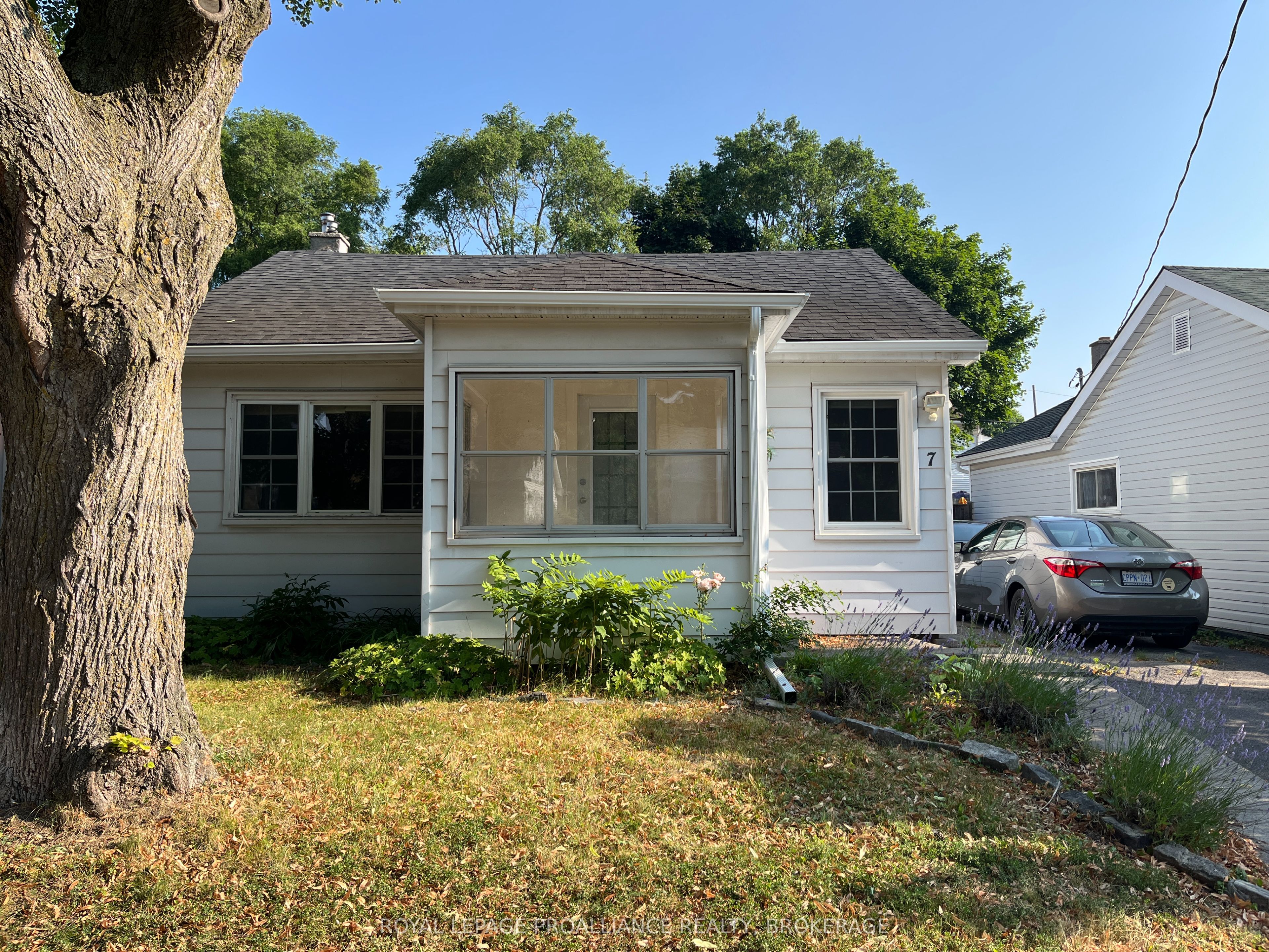 7 Third Avenue, Kingston, ON K7K 2J4 photo 2