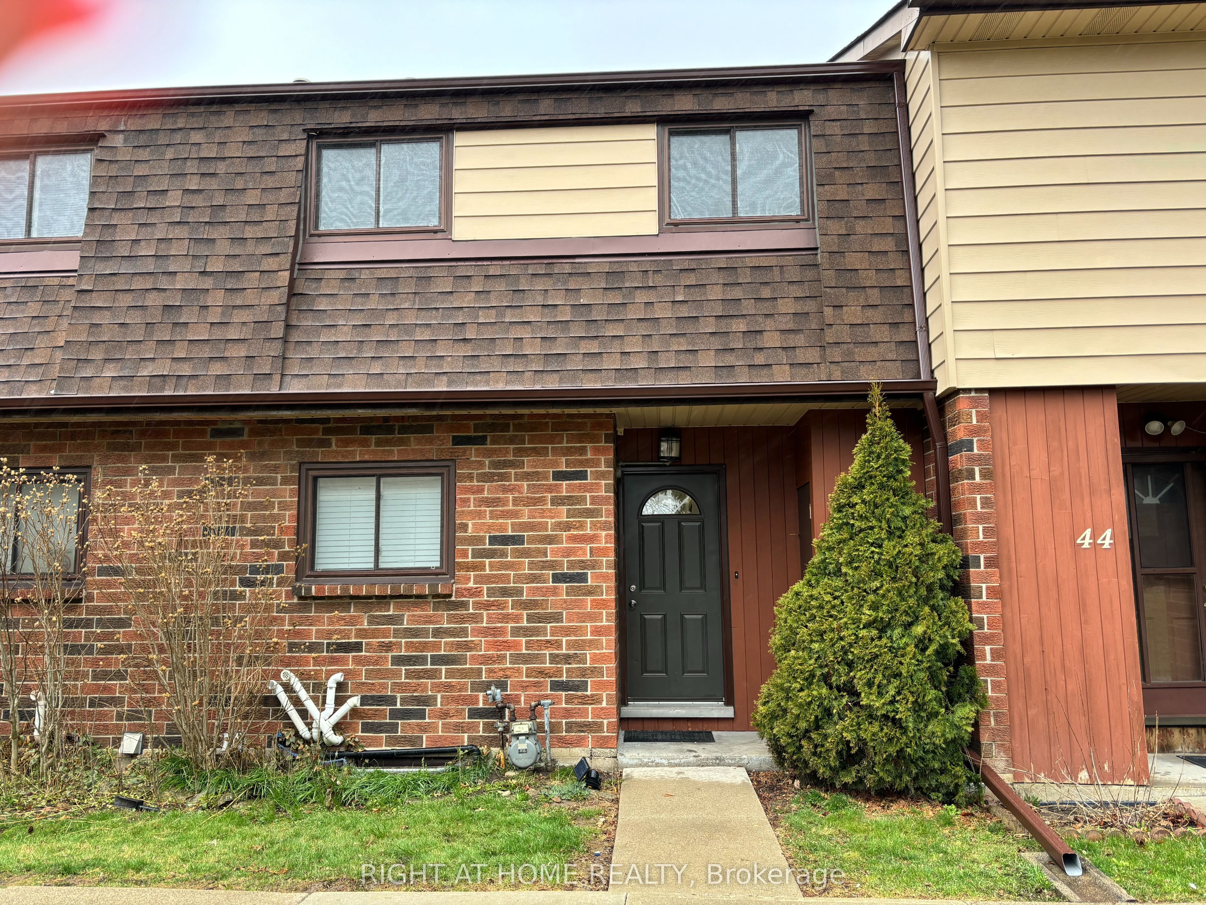 25 Garrow Drive 45, Hamilton, ON L9C 2X2