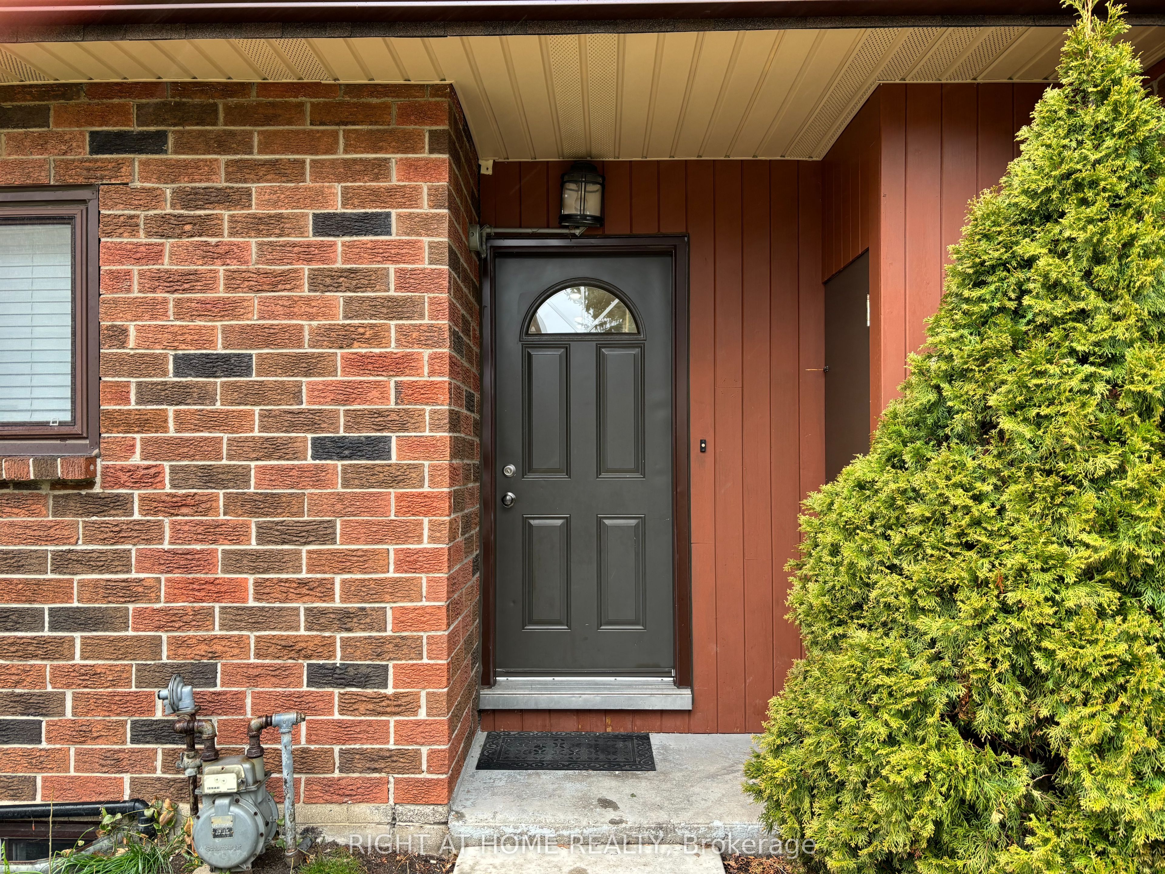 25 Garrow Drive 45, Hamilton, ON L9C 2X2 photo 2