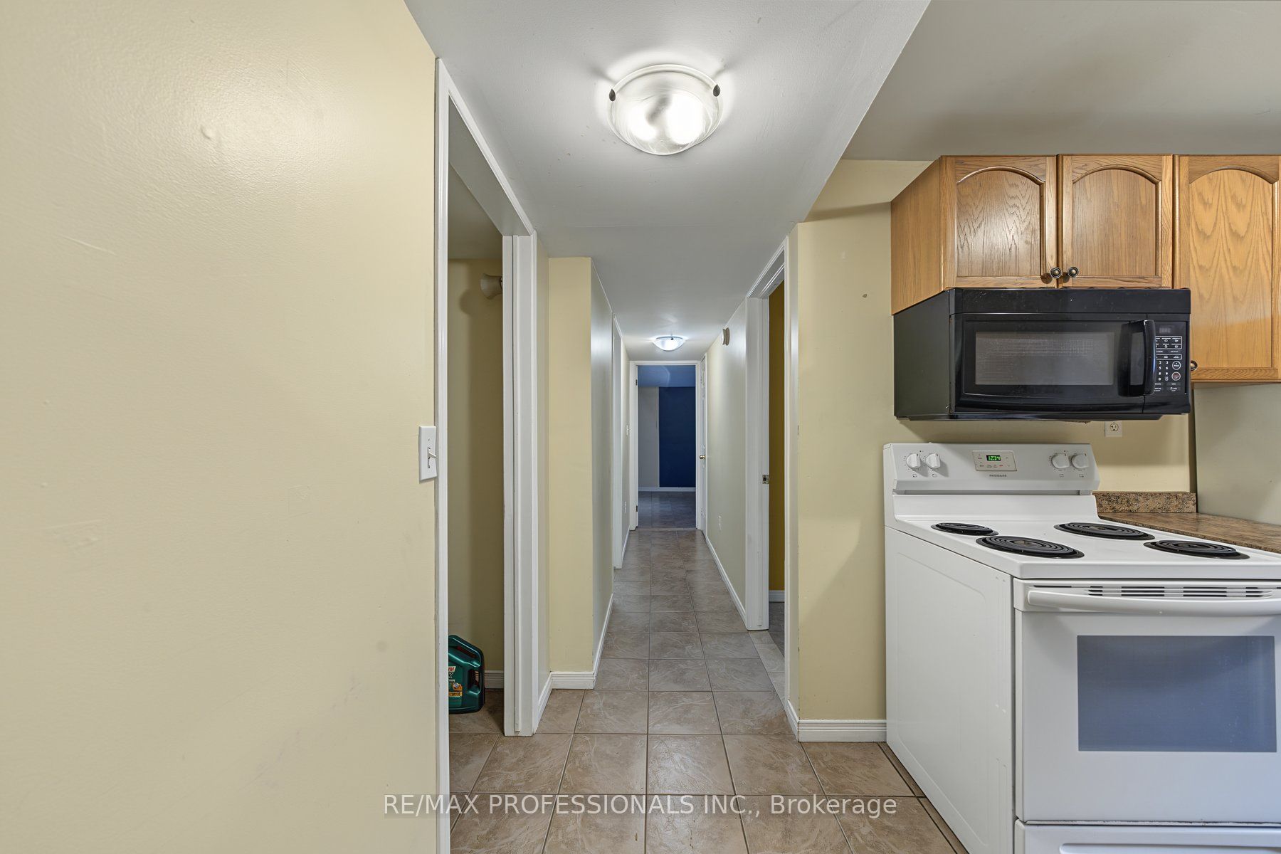 13 Waite Lane Lower, St. Catharines, ON L2P 3Y7 photo 2