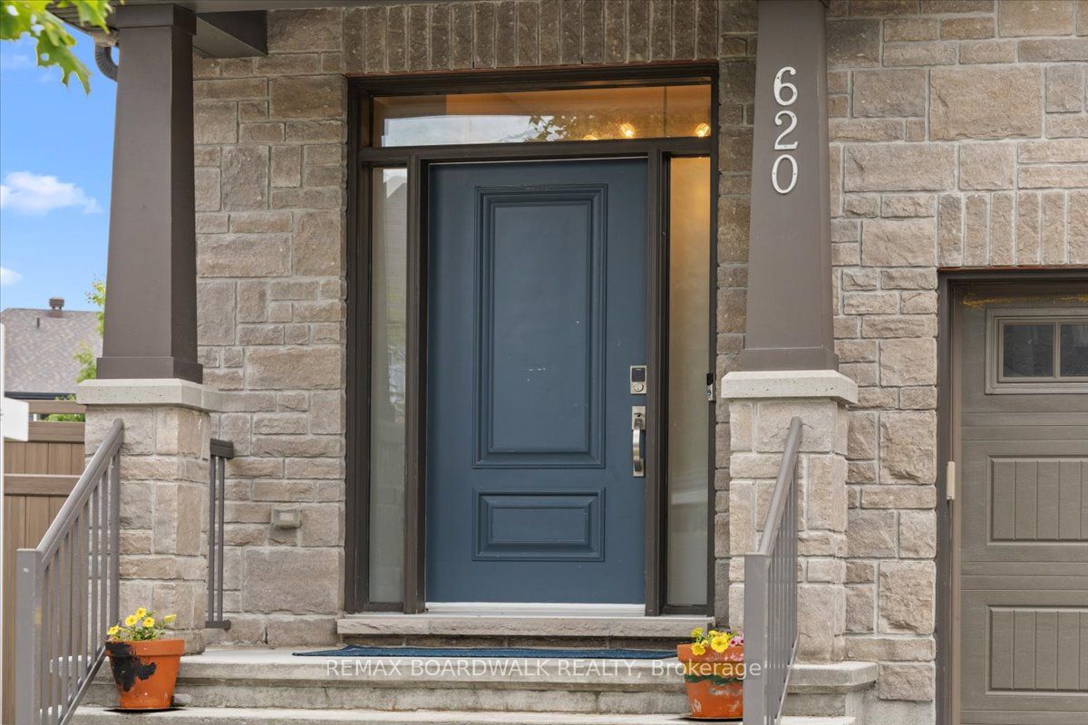 620 Barry Helman Drive, Barrhaven, ON K2J 4S2 photo 2