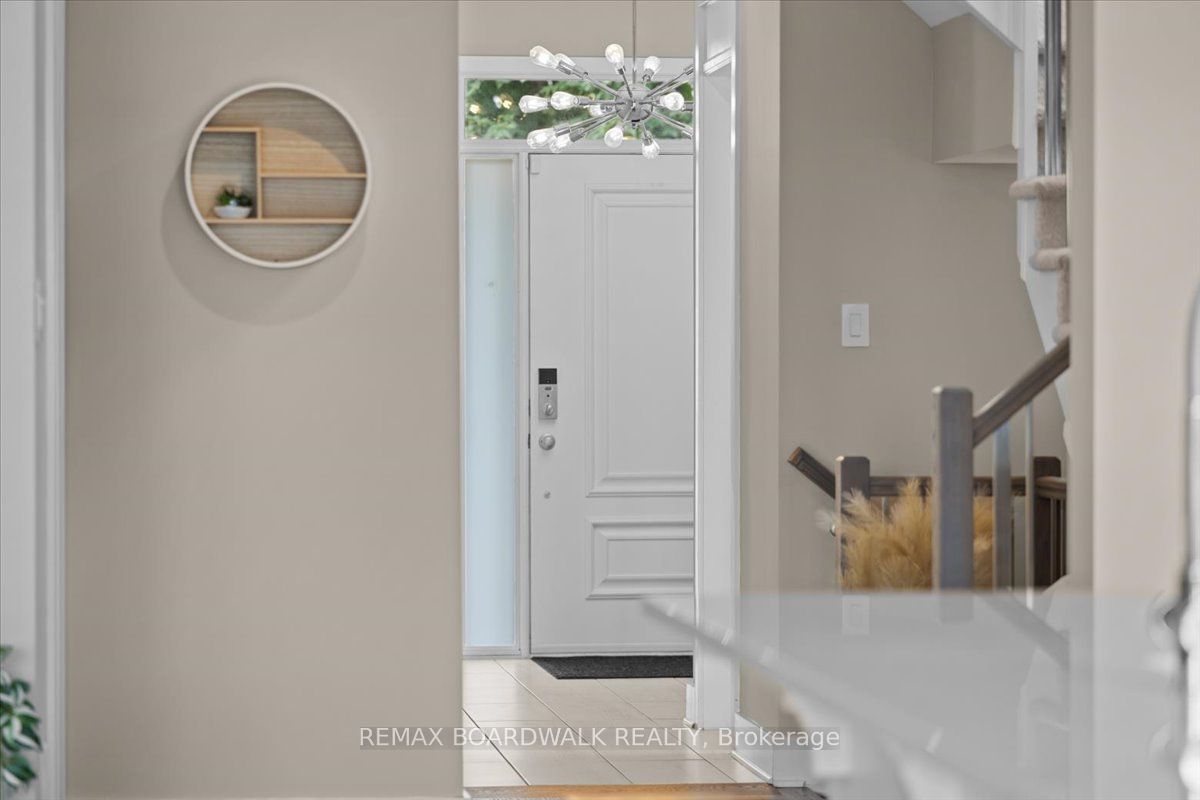 620 Barry Helman Drive, Barrhaven, ON K2J 4S2 photo 4
