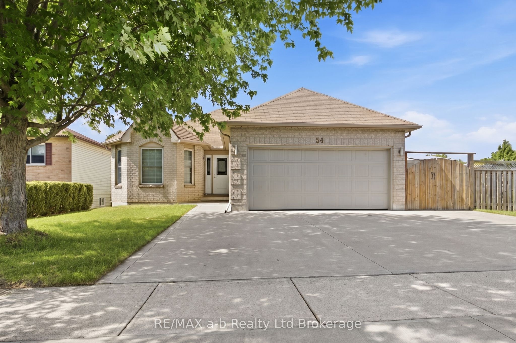 54 PEBBLE BEACH Court, Woodstock, ON N4S 8X2 photo 2