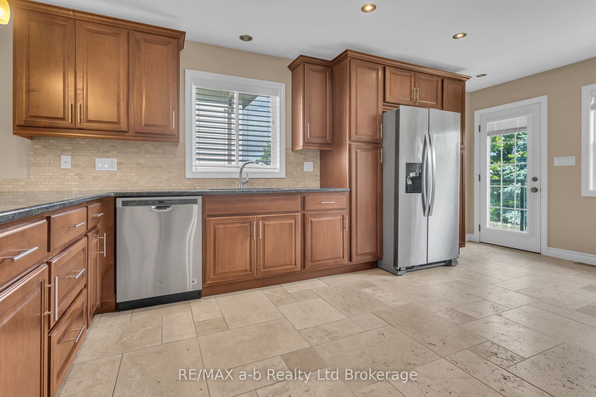 54 PEBBLE BEACH Court, Woodstock, ON N4S 8X2 photo 4