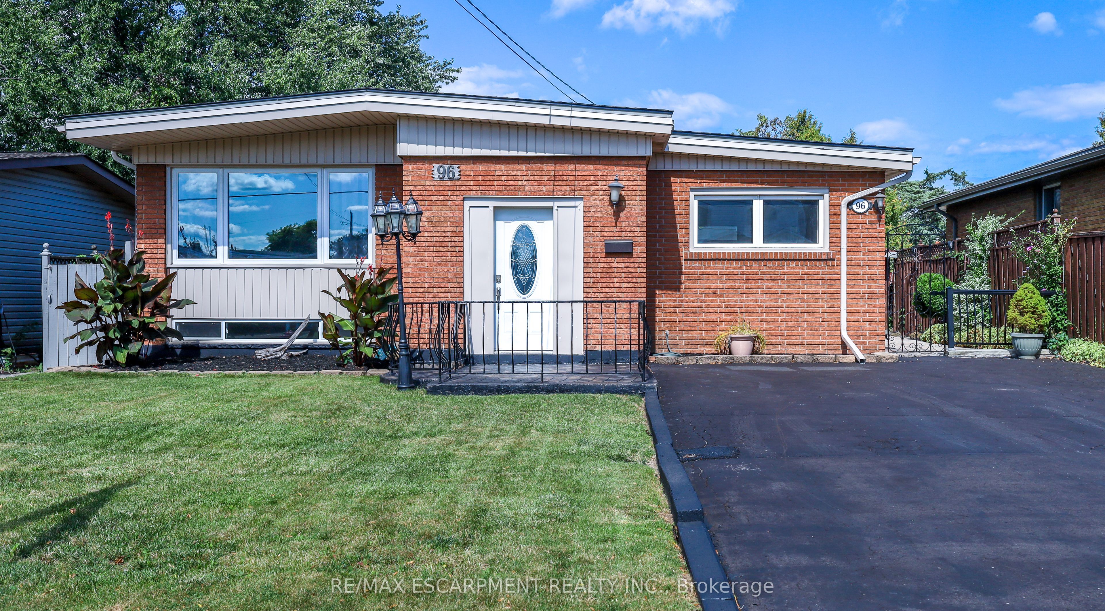 96 Fielding Crescent, Hamilton, ON L8V 2P5 photo 2