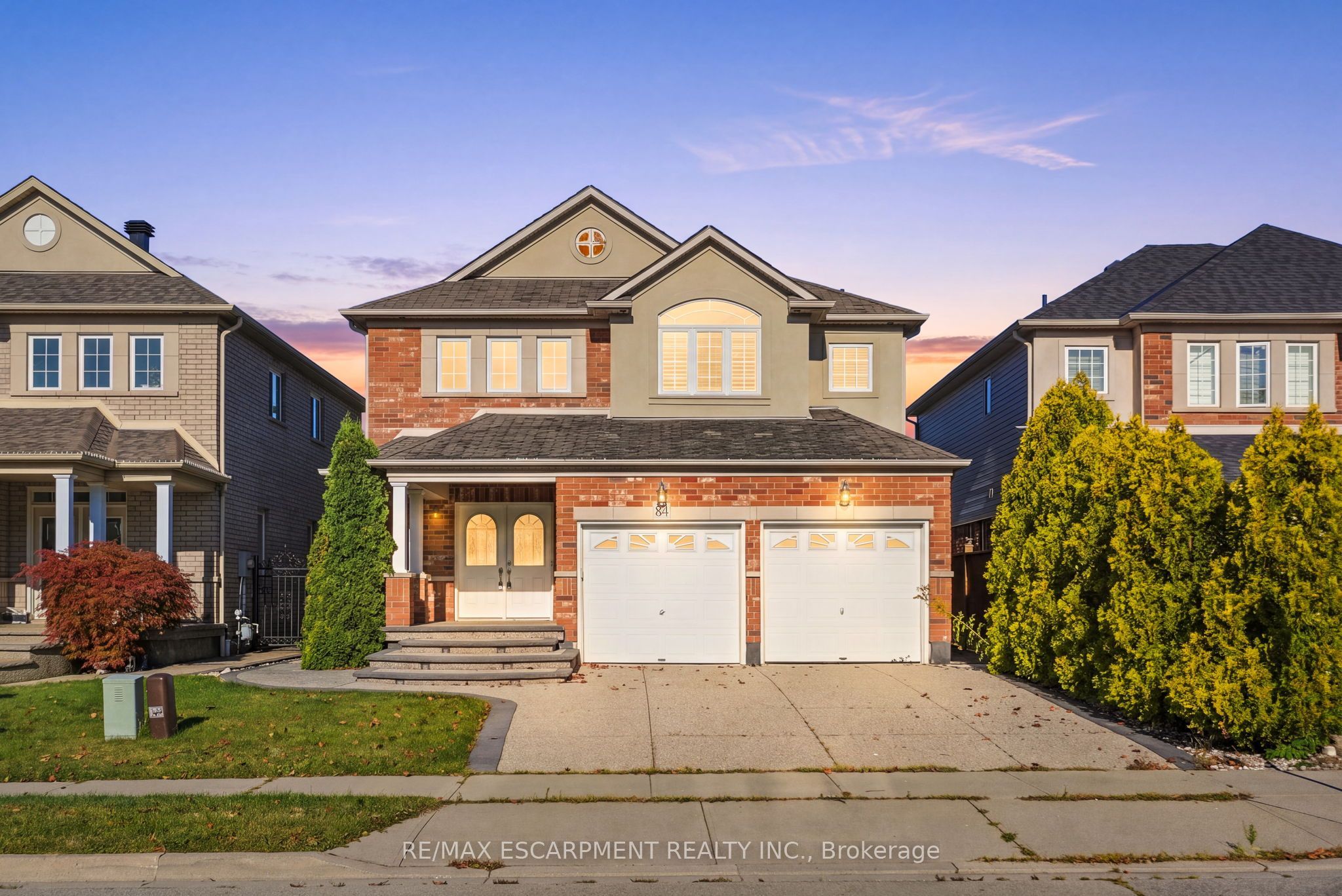84 Deerborn Drive, Hamilton, ON L8V 0A7