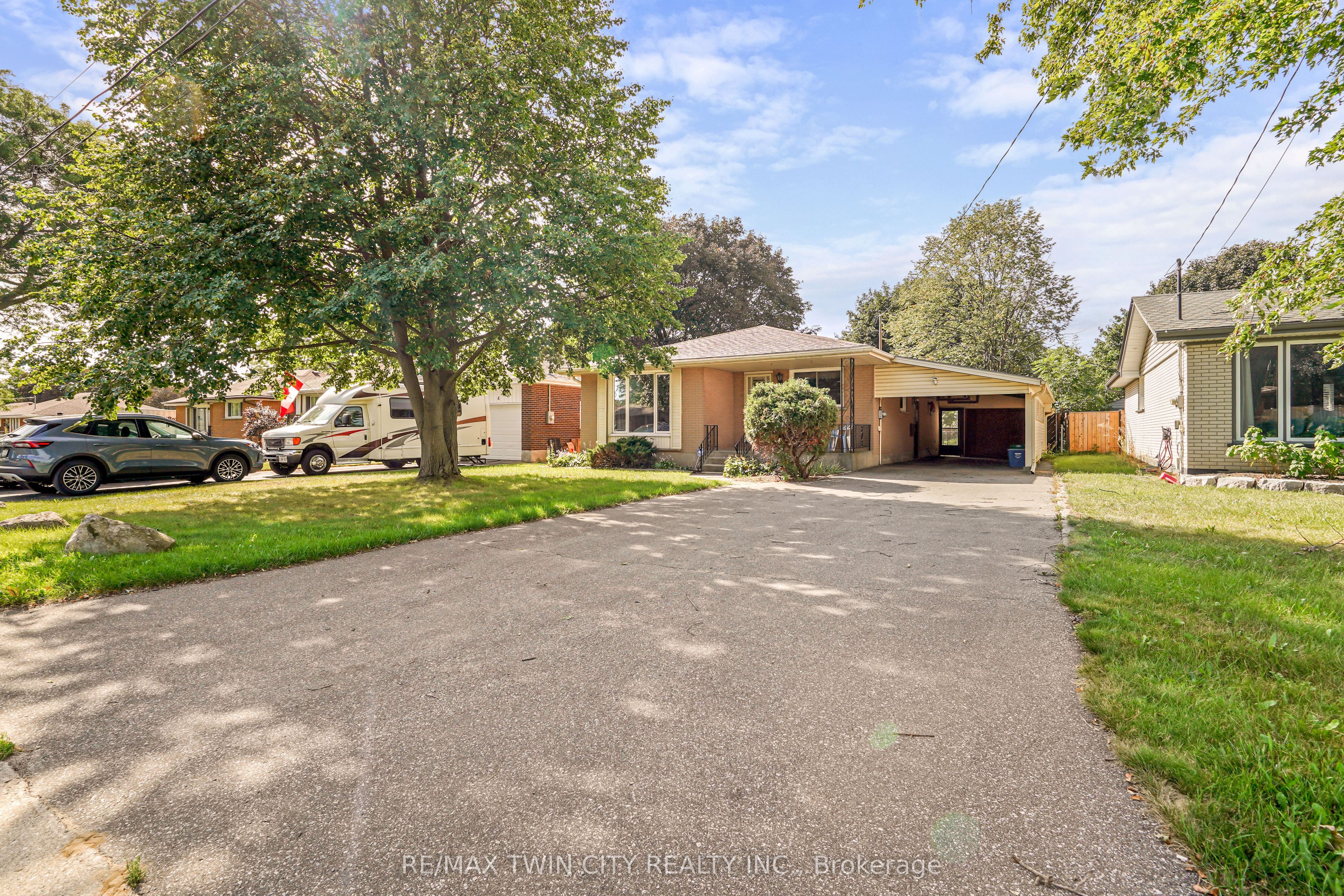 4 Waddington Street, Brantford, ON N3R 2R1 photo 2