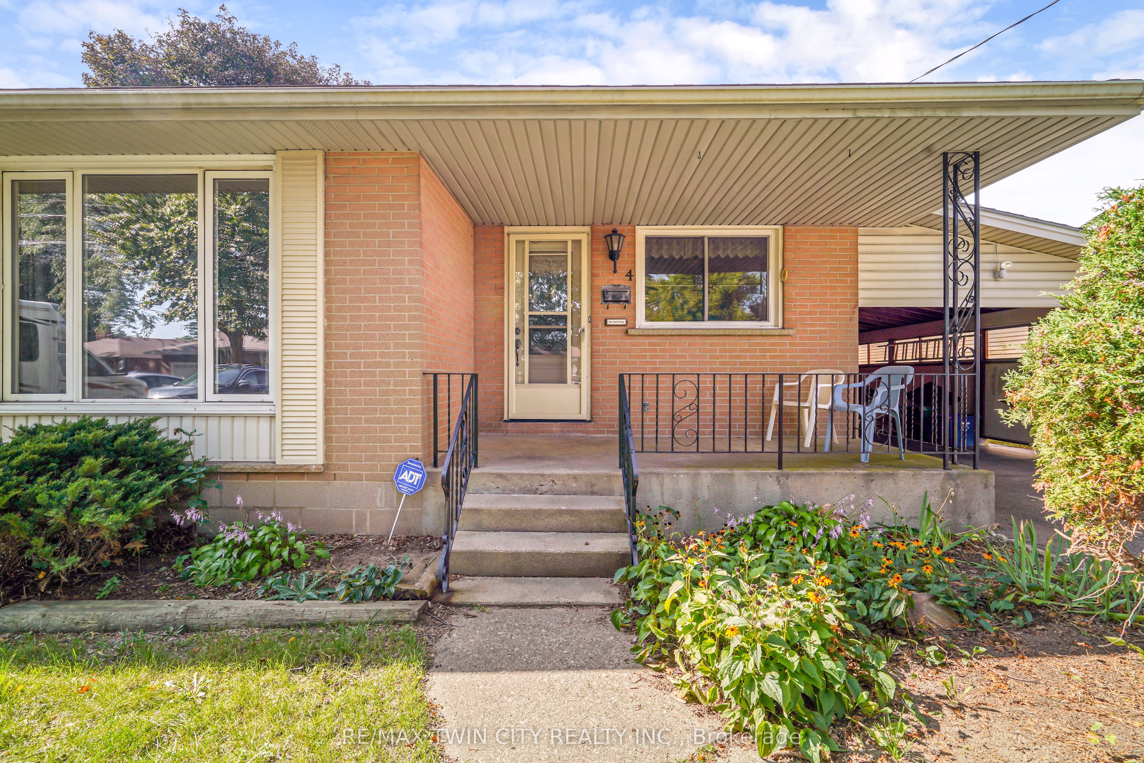 4 Waddington Street, Brantford, ON N3R 2R1 photo 4