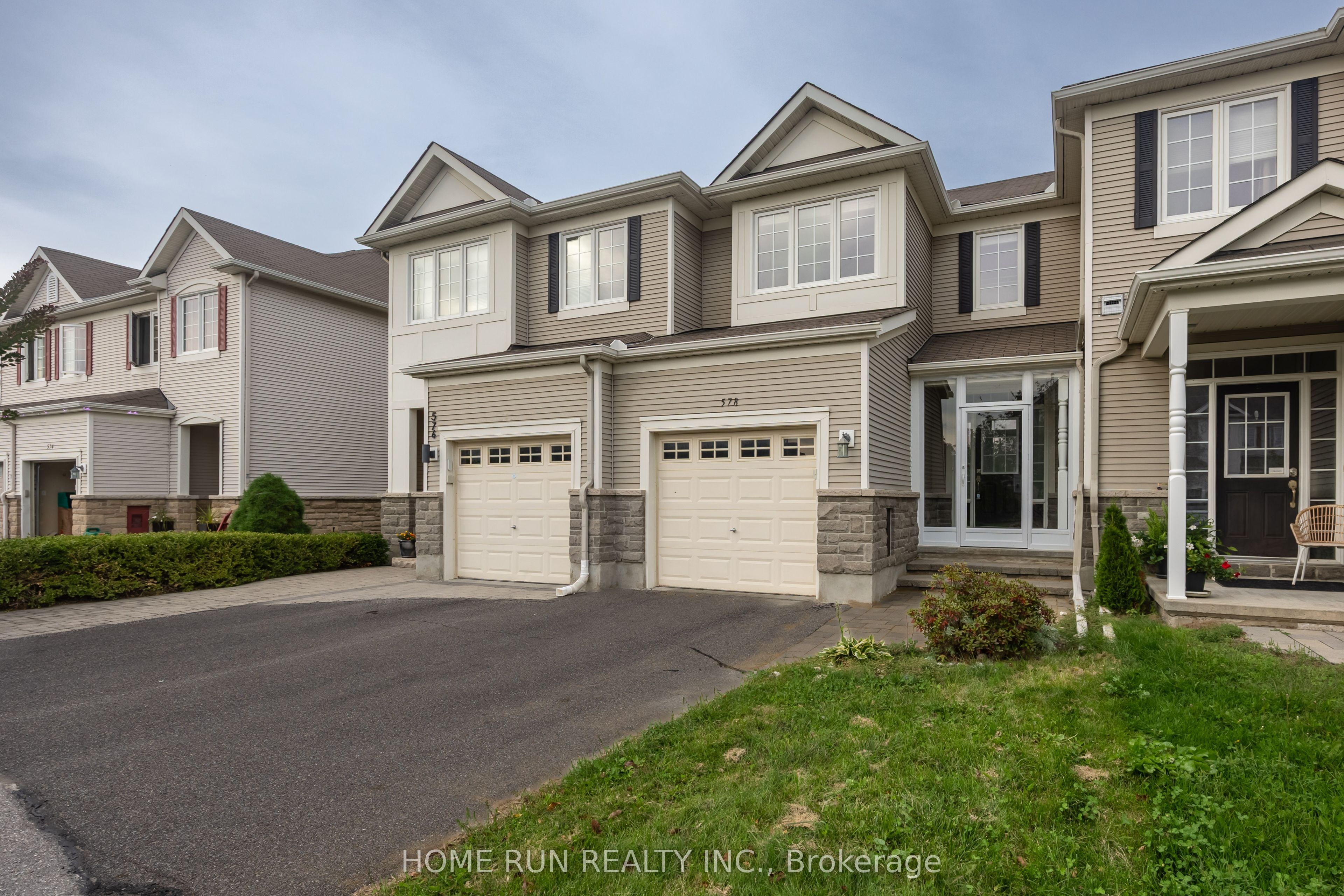 578 Pepperville Crescent, Kanata, ON K2M 0E7 photo 2