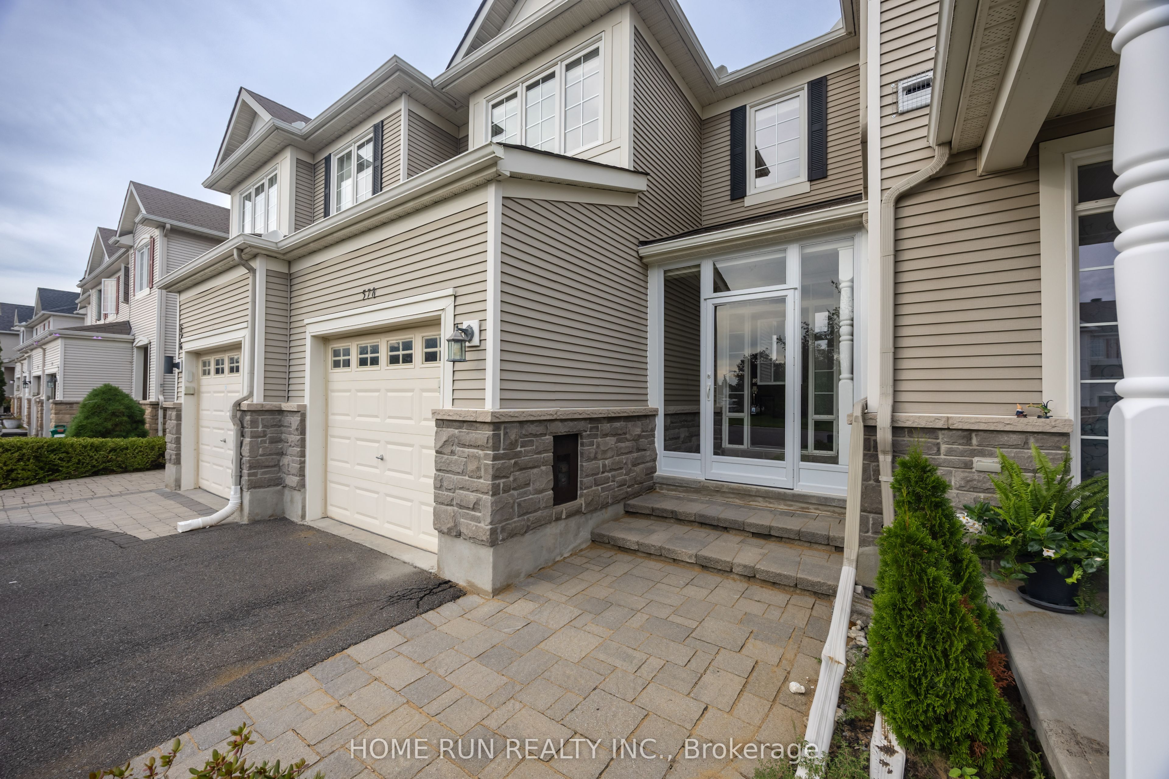 578 Pepperville Crescent, Kanata, ON K2M 0E7 photo 3