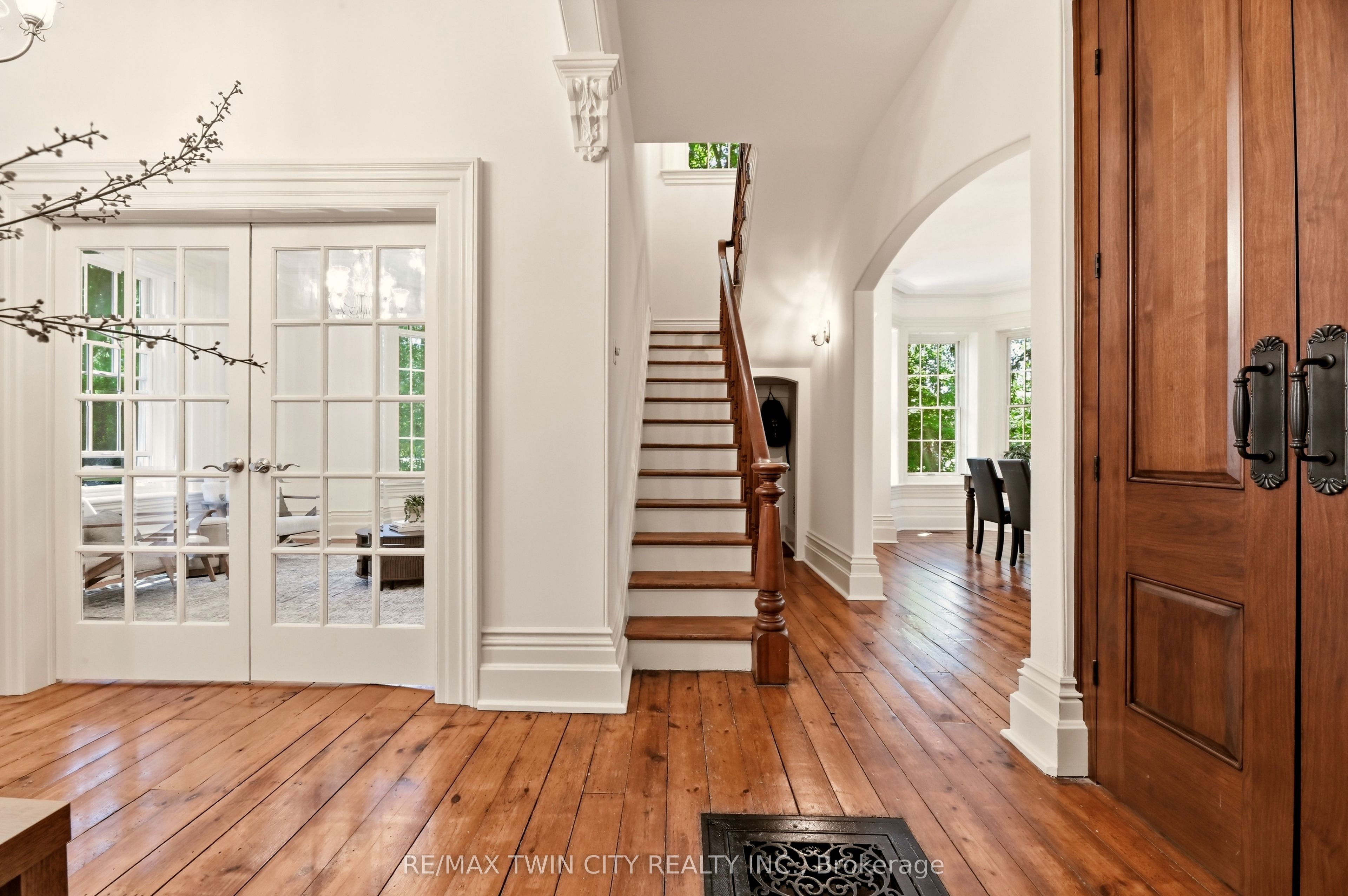 25 Dunbar Street, Brant, ON N0B 1W0 photo 3