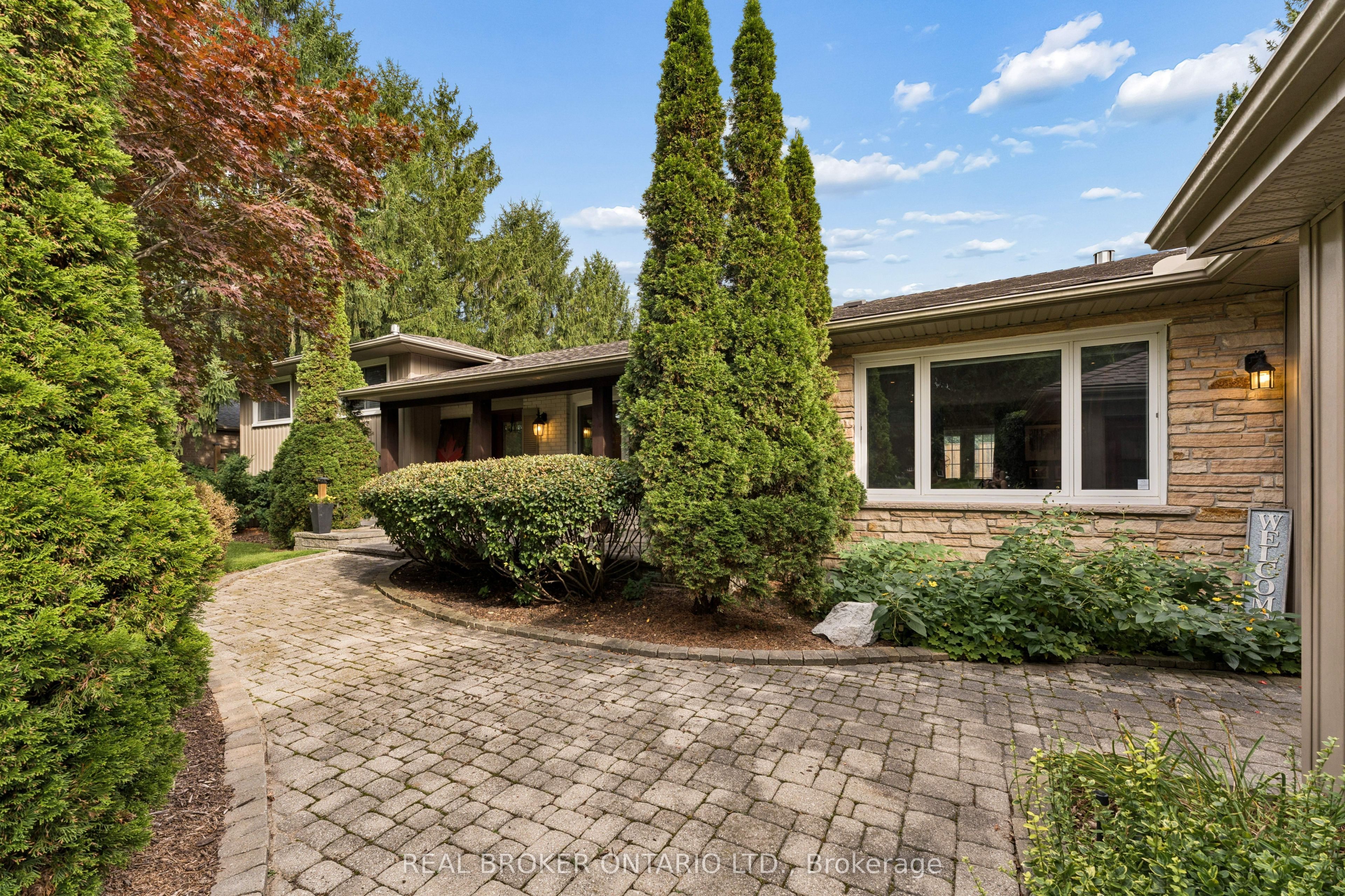373 Forestlawn Road, Waterloo, ON N2K 2J4 photo 2