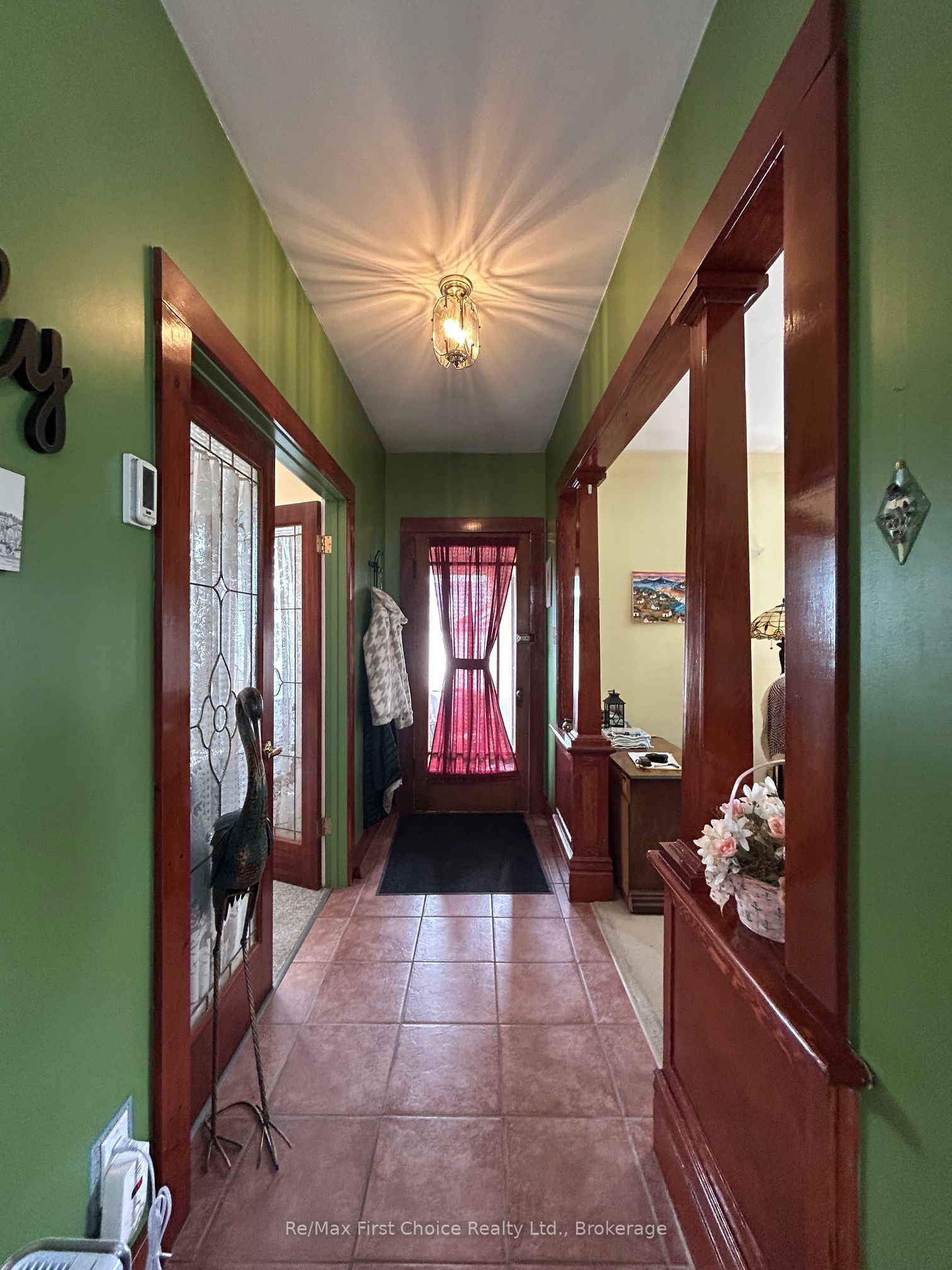 245 Francis Street W, Thunder Bay, ON P7E 4C1 photo 2