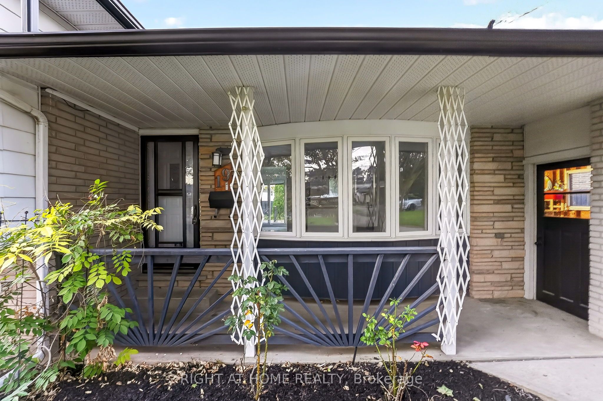 19 Brentwood Drive, St. Catharines, ON L2M 4M1 photo 3