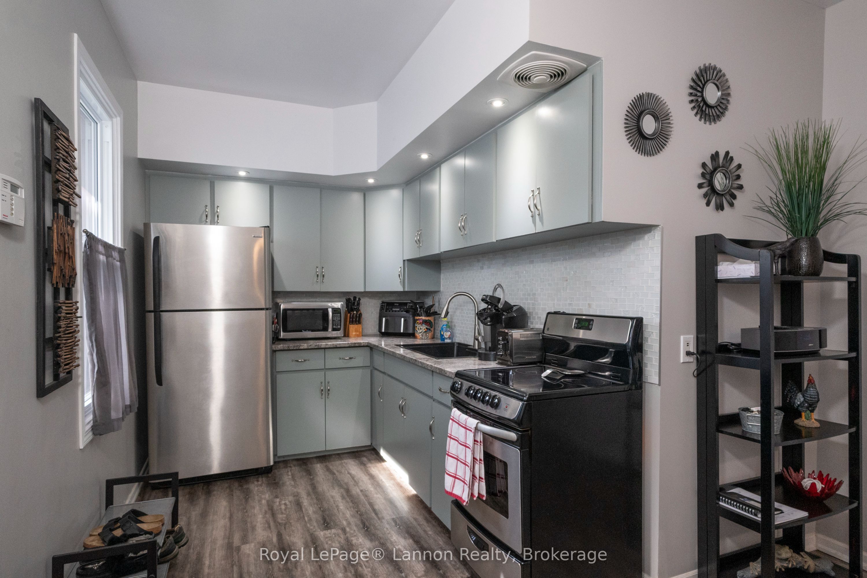 118 Franklin Street N, Thunder Bay, ON P7C 4H8 photo 3
