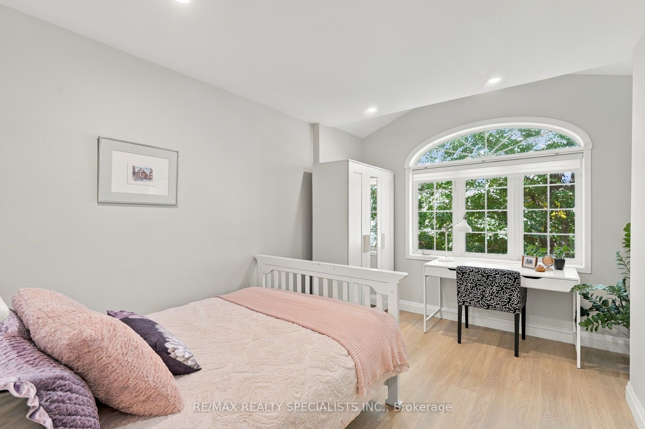 90 Foxborough Drive, Hamilton, ON L9G 4Z1 photo 3