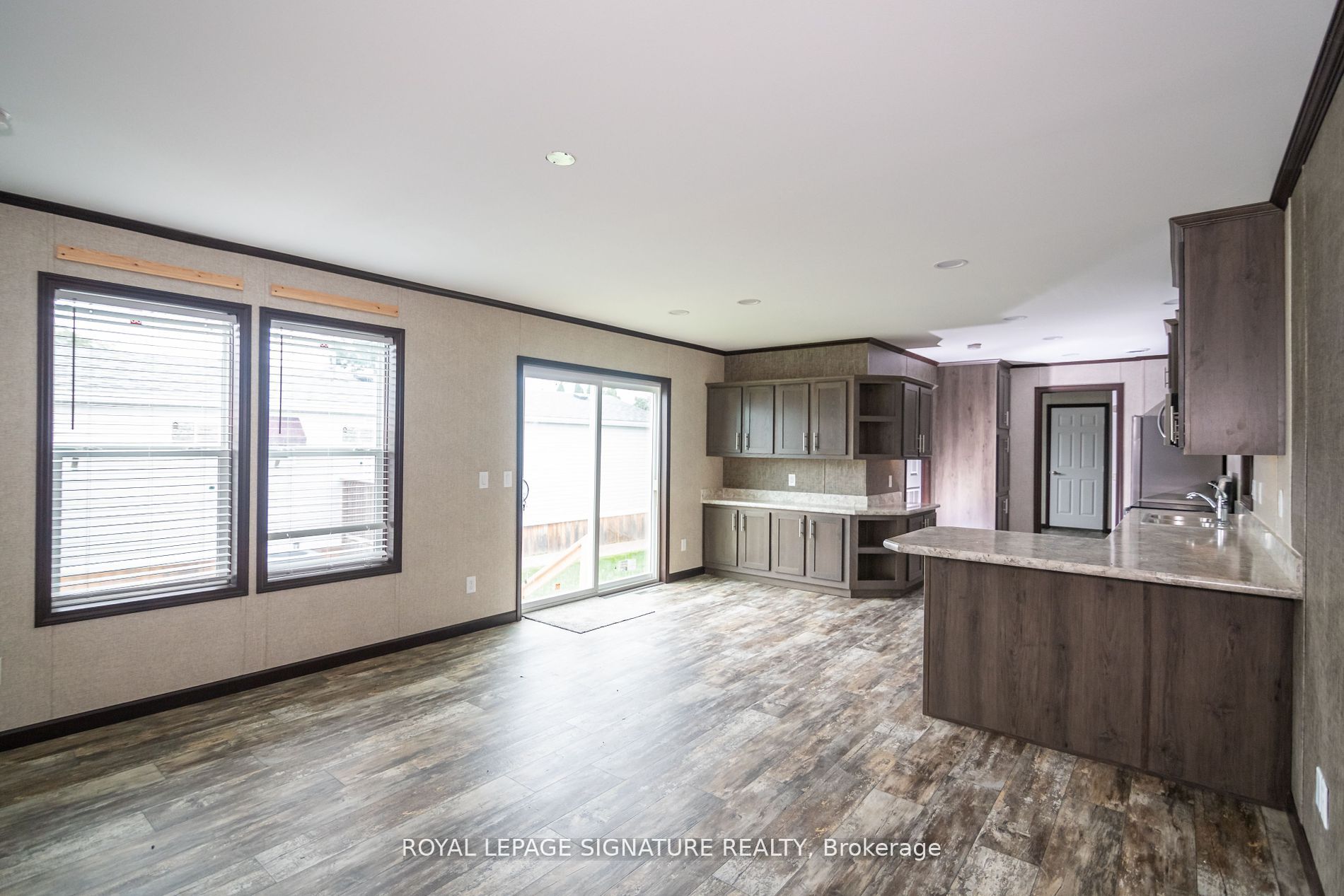 142 Regency Drive, Chatham-Kent, ON N7L 4E4 photo 3
