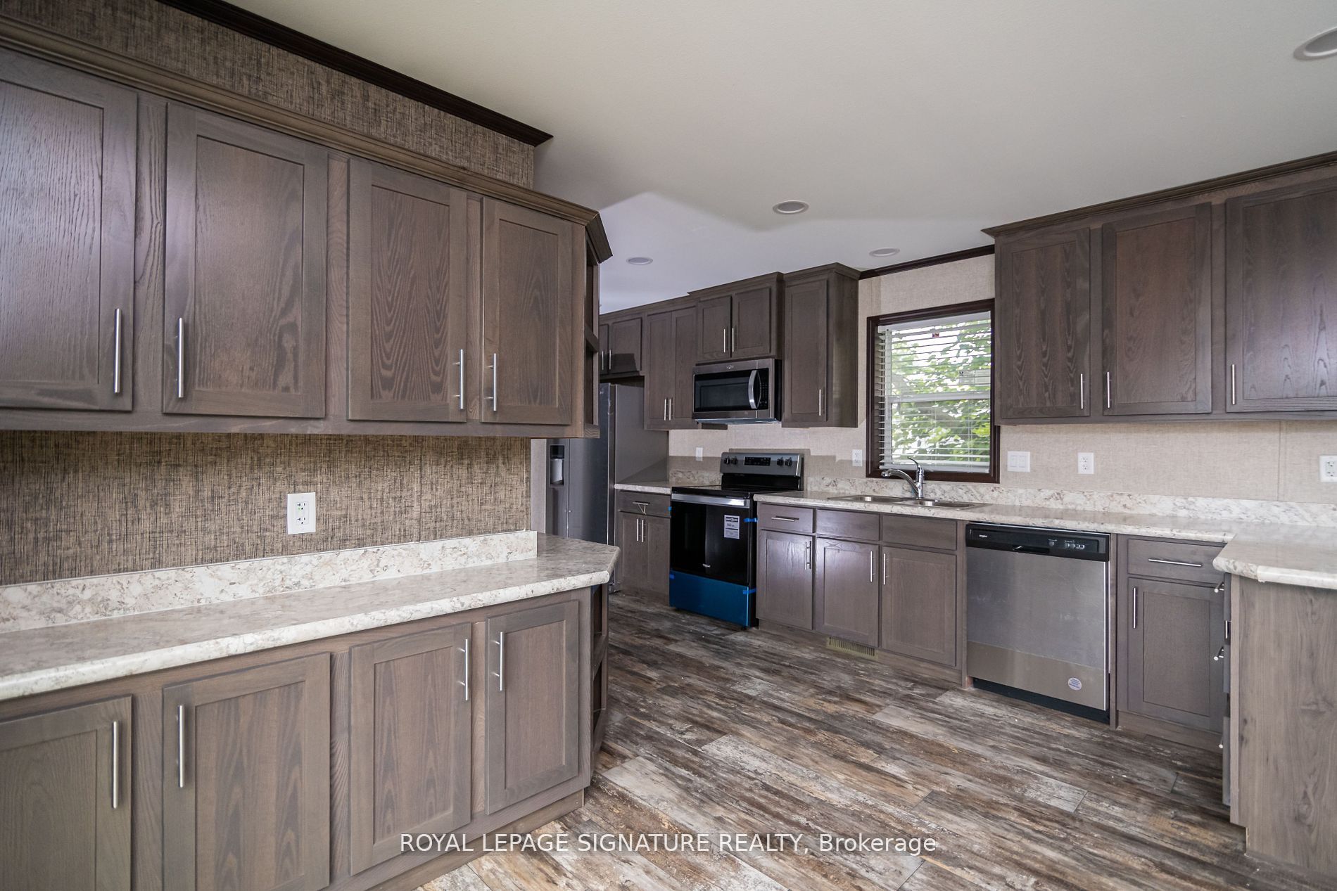 142 Regency Drive, Chatham-Kent, ON N7L 4E4 photo 5