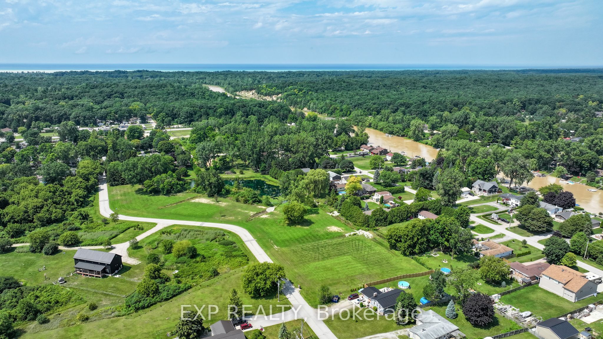 9928 Eric Street, Lambton Shores, ON N0M 2N0 photo 4