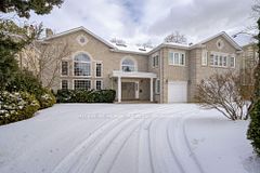 49 Arjay Crescent, Toronto, ON M2L 1C6