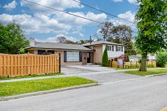2 Lesgay Crescent, Toronto, ON M2J 2H8