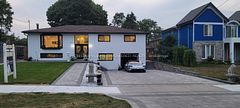 112 Kingslake Road, Toronto, ON M2J 3E8