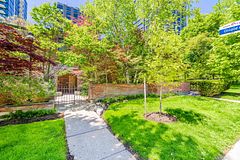 82 Oriole Road, Toronto, ON M4V 2G1