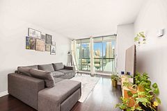 81 Navy Wharf Court 3502, Toronto, ON M5V 3S2