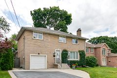 11 Urbandale Avenue, Toronto, ON M2M 2G9