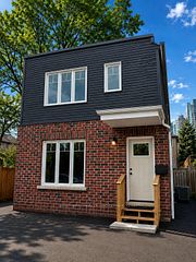 12 Franklin Avenue D, Toronto, ON M2N 1B6