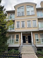 420 Kenneth Avenue 1, Toronto, ON M2N 7M3