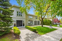 31 George Henry Boulevard, Toronto, ON M2J 1E3