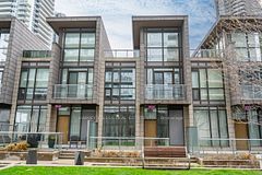 121 McMahon Drive TH12, Toronto, ON M2K 0C2