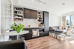 20 Edward Street 2213, Toronto, ON M5G 1C9