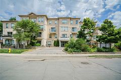 9 Greenbriar Road 103, Toronto, ON M2K 1H4