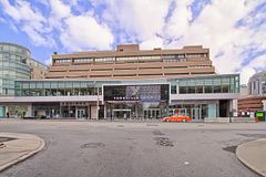 55A Avenue Road 406, Toronto, ON M5R 2G3