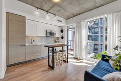 210 Simcoe Street 1702, Toronto, ON M5T 0A9