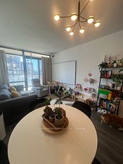 438 King Street W 1212, Toronto, ON M5V 3T9