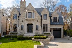 92 Arjay Crescent, Toronto, ON M2L 1C7
