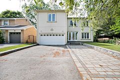 17 Gustav Crescent, Toronto C14, ON M2M 2C6