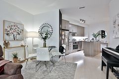 1 The Esplanade 404, Toronto, ON M5E 0A8