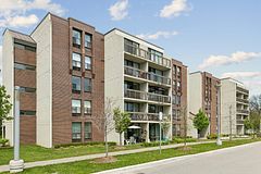 10 Fashion Roseway N/A 306, Toronto, ON M2N 6B6