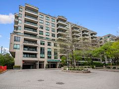 20 Scrivener Square 716, Toronto, ON M4W 3X9